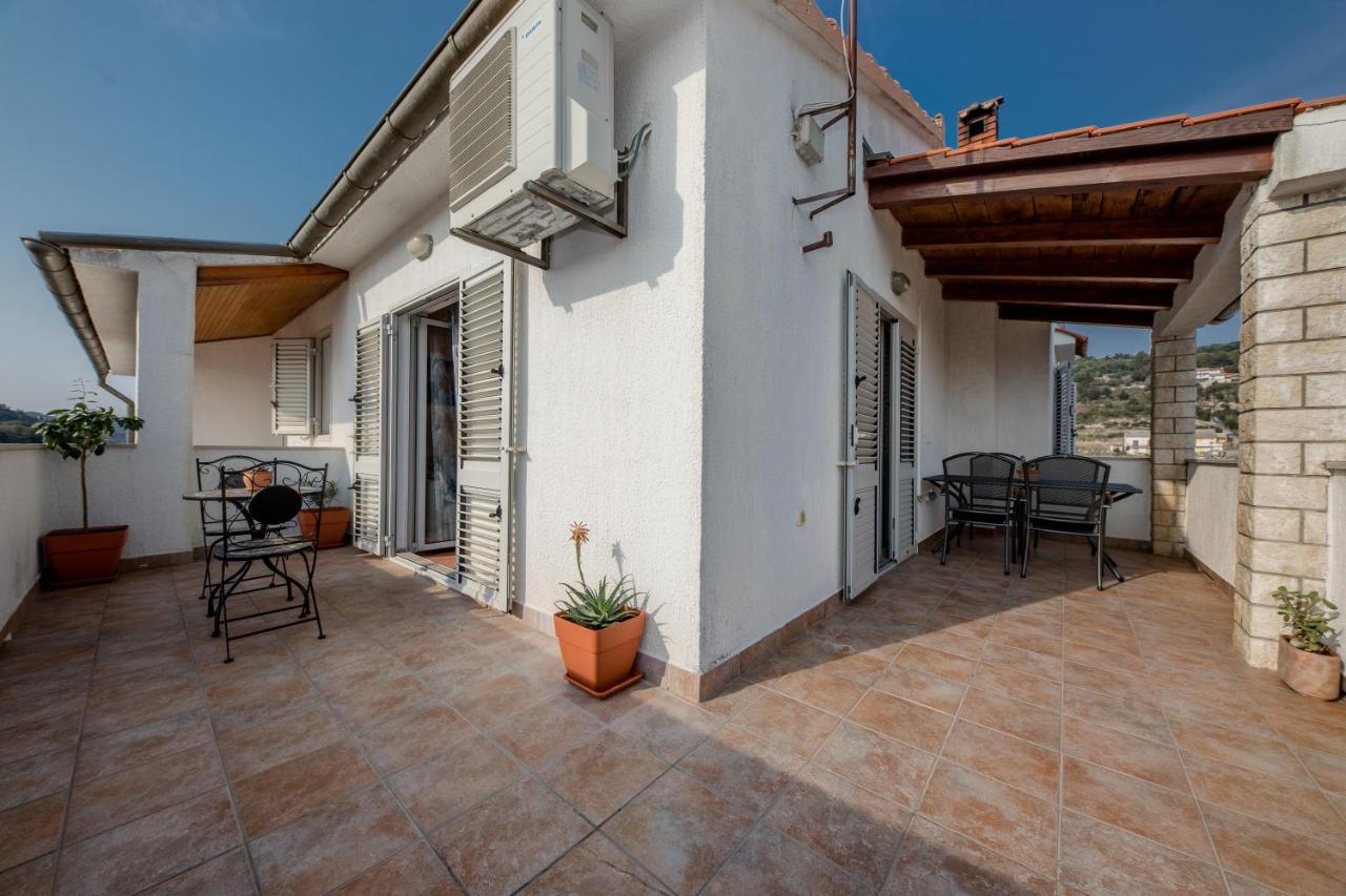 Nikolina Rab Apartments 라브 외부 사진