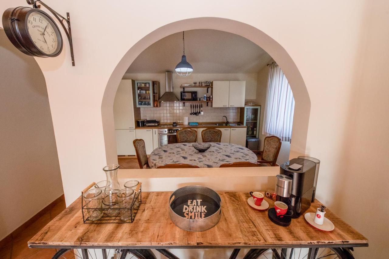 Nikolina Rab Apartments 라브 외부 사진